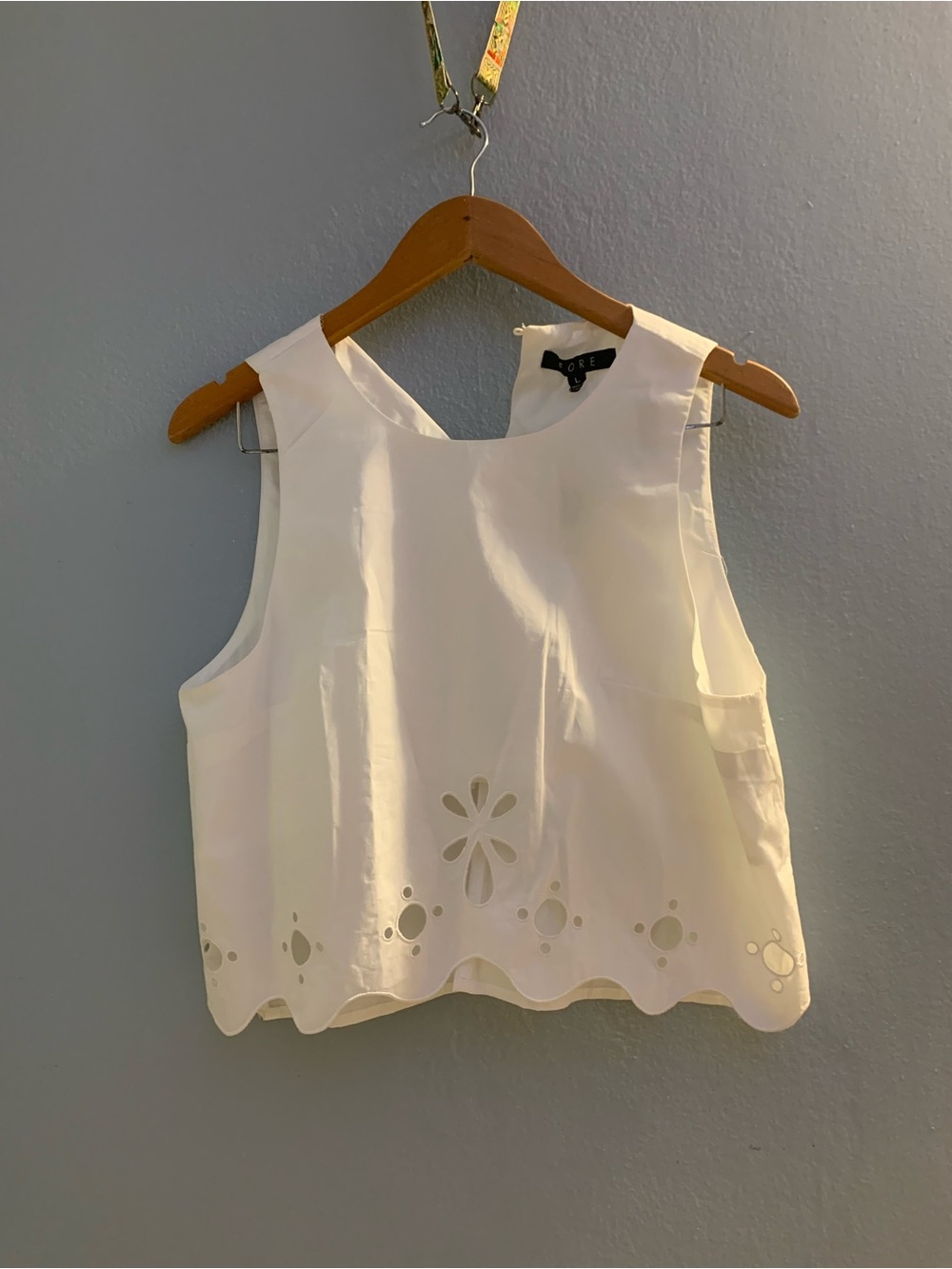 Women's White Eyelet Scallop Hem Camisole